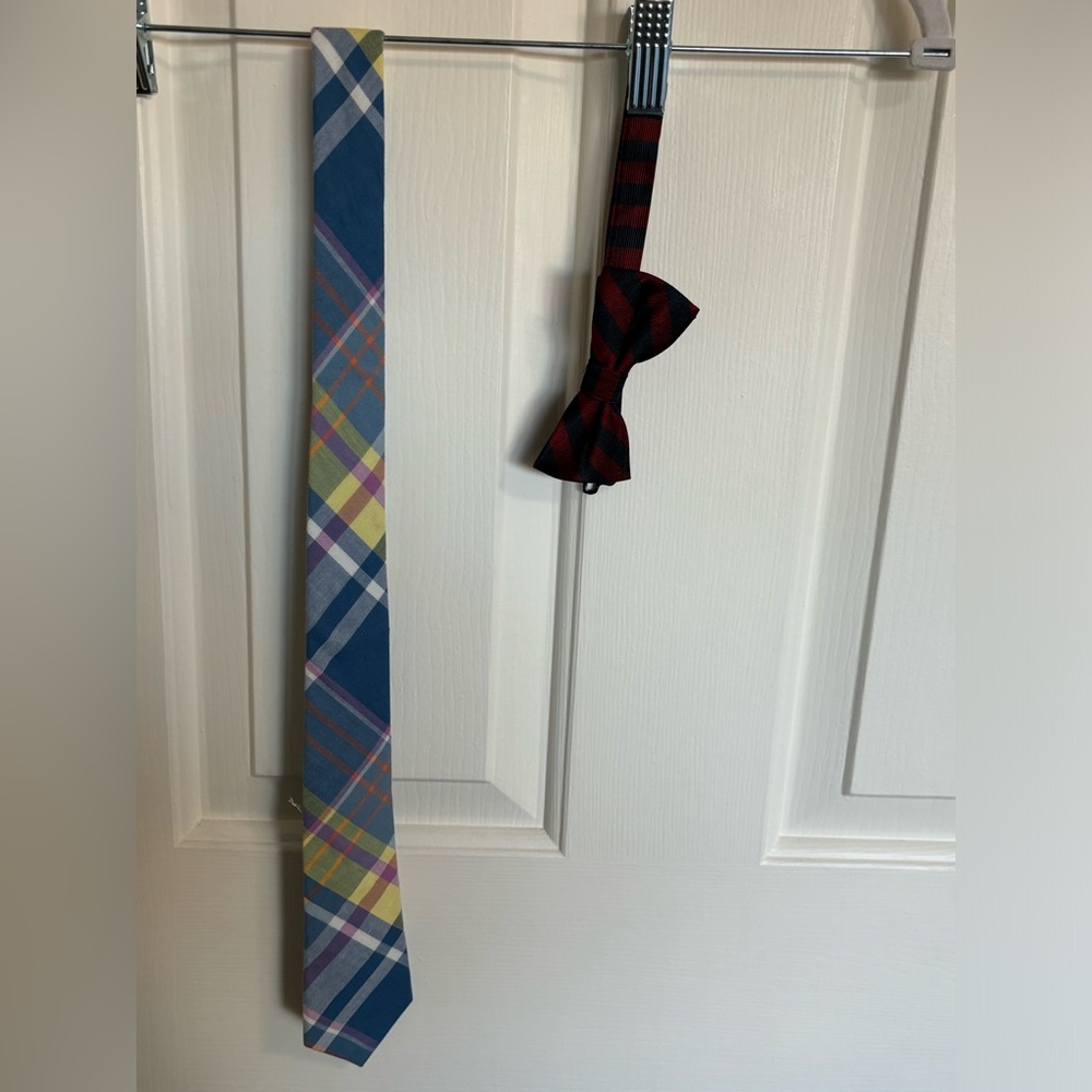 Crewcuts by J.Crew kids/boys tie and bow tie bundle. 42” tie bow tie 12”+